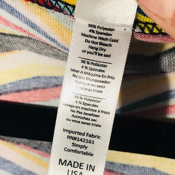 LuLaRoe Classic T shirt Geometric black white high low USA size xs READ - Picture 6 of 10